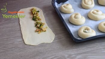 Pofuduk Ve Yumuşacık Sunumluk Poğaça Börek Tarifi
