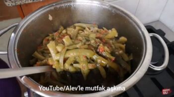 Zeytin Yağlı Fasulyeyi Birlikte Çiğ Pişirmeyi Mutlaka Denemelisiniz