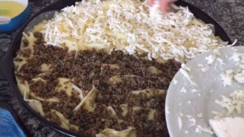 Çok Sorulan 1 Tepside 2 Farklı Su Böreği Tarifi