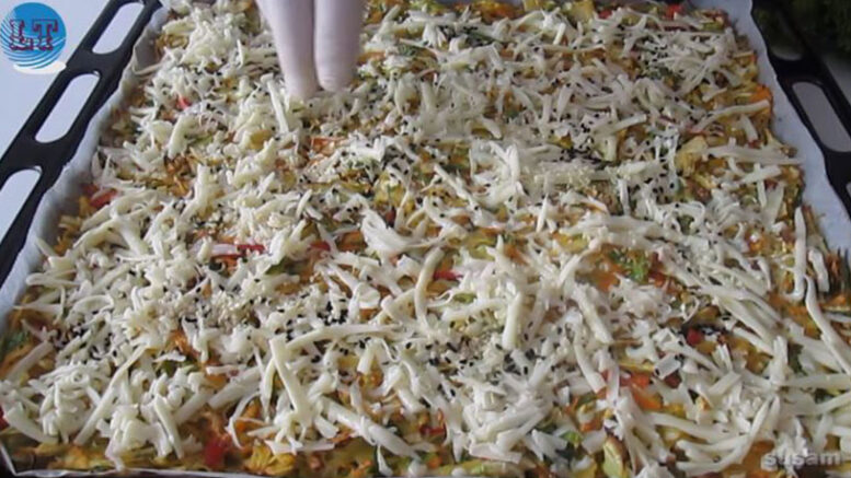 4 Kaşık Undan Yoğurmadan Tepsi Dolusu Börek Tarifi 5