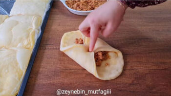 Herkesin Bayıldığı Bol İç Malzemeli Kete Çörek Tarifi
