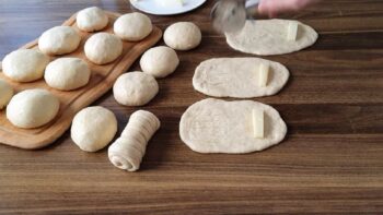 Yumuşaklığı Lezzeti Ağız Sulandıran Telli Poğaça Tarifi