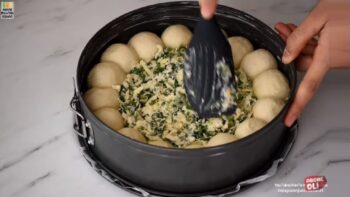 Kek Kalıbında İkramlık İçli Poğaça Tarifi