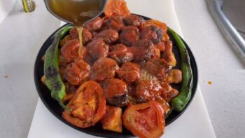 Evde Yapılan Hazır Gibi İskender Köfte Tarifi
