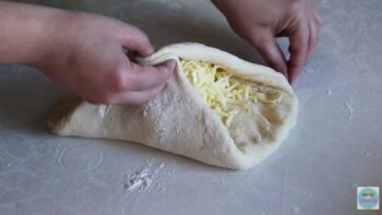 Çay Yanına Kahvaltılık İçli Çörek Tarifi