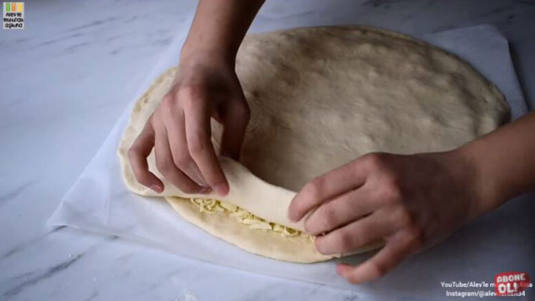 Börek Niyetine Bile Yapılan İkramlık Çörek Tarifi