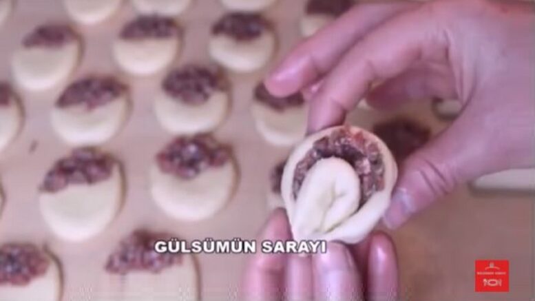 Kahvaltıya Çay Saatine Tepsi Poğaçası Tarifi 1