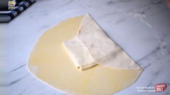 Milföy İle Yapılmış Gibi Pullara Ayrılan Çay Yanına Katmer Tarifi