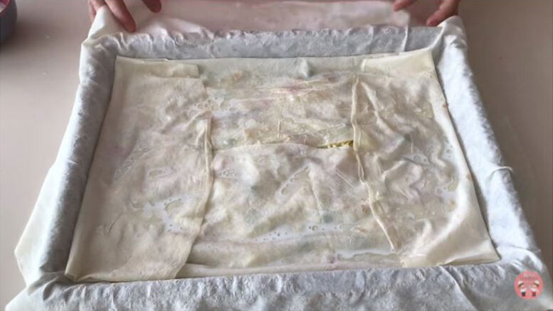 Kendini Pizza Sanan Börek Tarifi 7