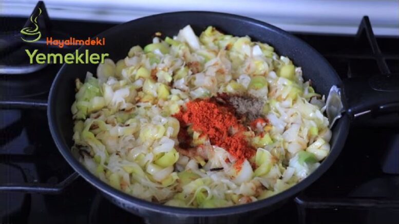Özel Tarifli Sosu İle Hafta sonuna Yakışan Çay Böreği 2