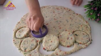 Yerken Parmaklara Dikkat Edin İkramlık Çörek Tarifi