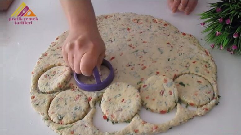 Yerken Parmaklara Dikkat Edin İkramlık Çörek Tarifi