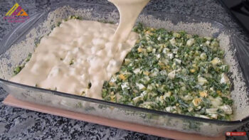 Cıvık Hamurdan Yufkasız Yumurtalı Börek Tarifi