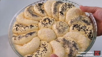 Böyle Kabaranı Yok Çay Yanına Tepsi Poğaçası Tarifi