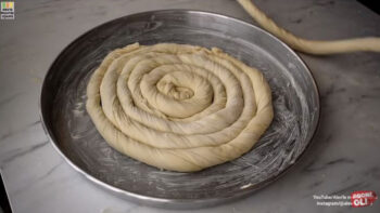 Öyle Kolay Çocuğun Bile Yapacağı El Açma Börek Tarifi