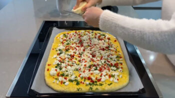 Farklı Boylarda Yapılan Çay Yanına Kahvaltılık Çörek Tarifi