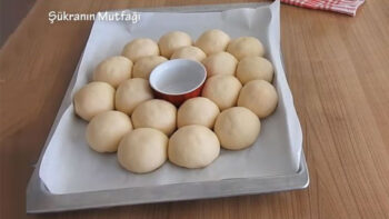 Dikkatleri Çeken En Farklı Poğaça Tarifi