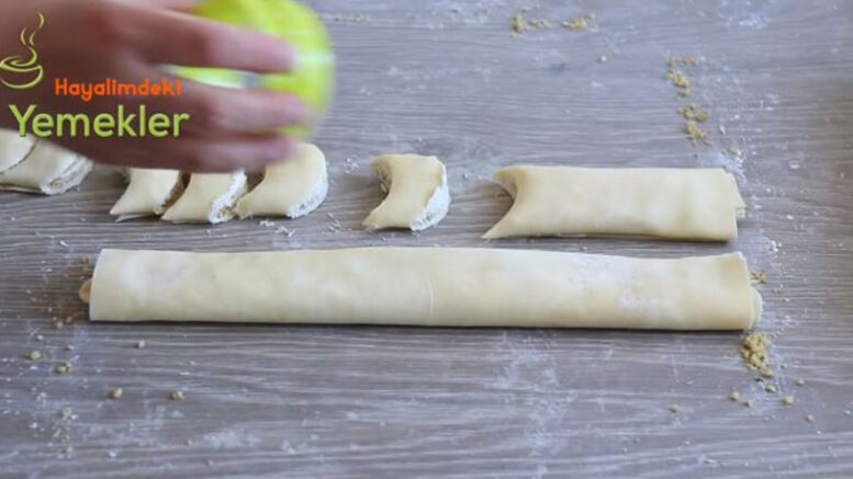 Farklı Ve Çok Pratik Ay Baklava Tarifi