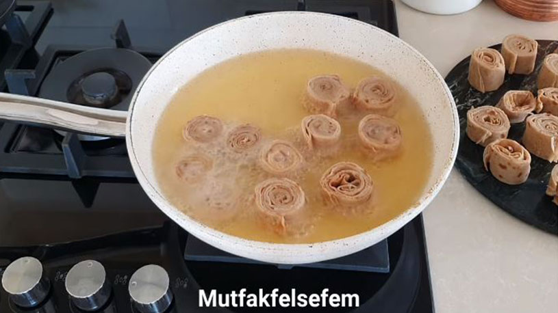 Değişik Pişirme Tekniği İle Şerbetli Tatlı Tarifi 2