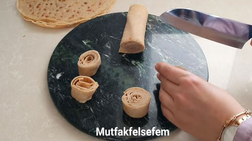 Değişik Pişirme Tekniği İle Şerbetli Tatlı Tarifi 3
