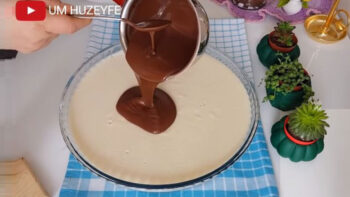 Ağızda Eriyen Soslu Yalancı Tavuk Göğsü Kaşık Tatlısı Tarifi