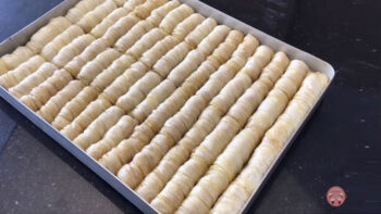 Sırrı Mısır Ununda Çıtır Çıtır Baklava Tarifi
