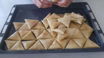 Bayrama Mutlaka Yapın Diye Süper Kolay Baklava Tarifi