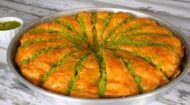2 Beze İle Kat Kat Dilim Baklava Tarifi