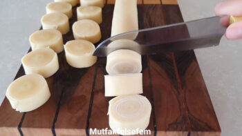 Tek Tek Uğraşmadan Katları Ayrılan Bayrama Midye Baklavası Tarifi
