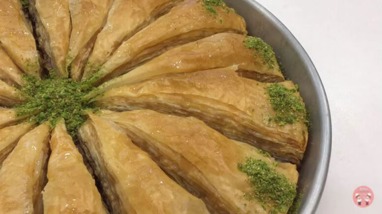 İlk Kez Göreceğiniz Elmalı Baklava Tarifi 3