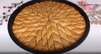 Rekorları Elinde Tutan Sayısız Katlı Baklava Tarifi