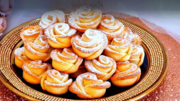 Ağızda Eriyen Peynirli Güller Çörek Tarifi