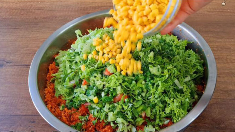 Gerçekten Farklı Bol Malzemeli Kısır Tarifi