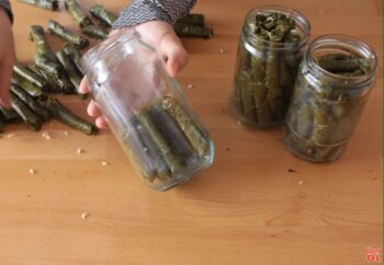Zor Zamanlarda Kurtarıcı Hep Taze Kalan Kavanozda Sarma Tarifi