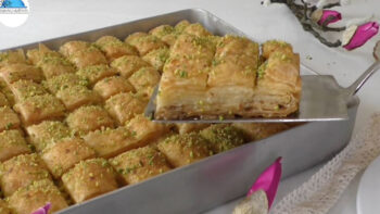 Ustaların Yaptığı Yöntemle Bayrama En İddialı Baklava Tarifi