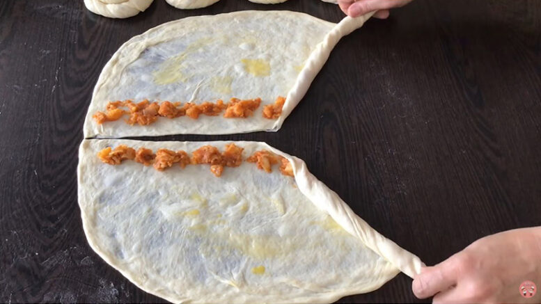 Tek Hareketle Yapılan Pratik Sürpriz Börek Tarifi