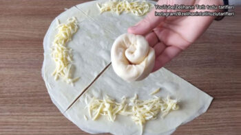 Tepsi Tepsi Anında Biten Bilinenden Farklı Börek Tarifi