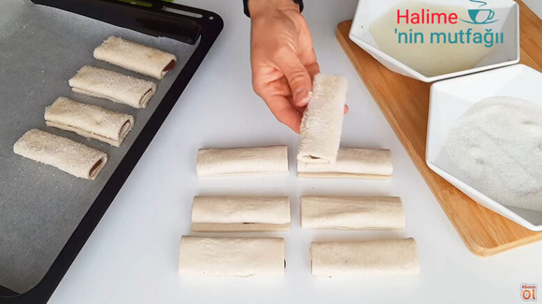 Aşırı Kolay Üstü Şekerli Çörek Tarifi 2