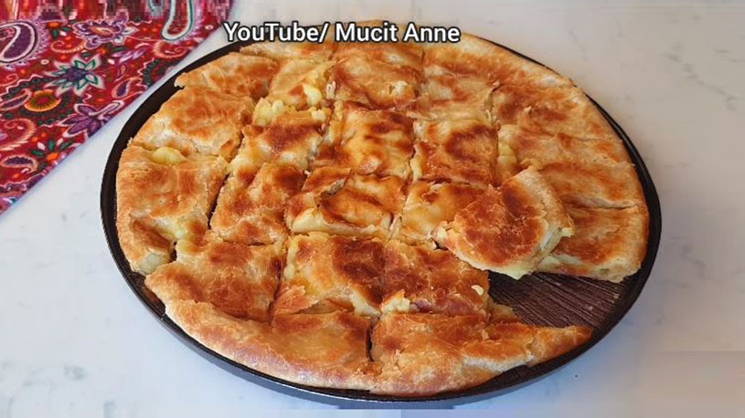 Çay Demlenirken Tavada Pişen Börek Tarifi 2