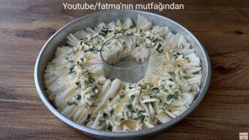 Enteresan Bardaklı Börek Tarifi