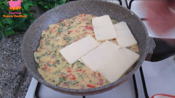 Börek Gibi 10 Dakikada Hazır Çörek Tarifi