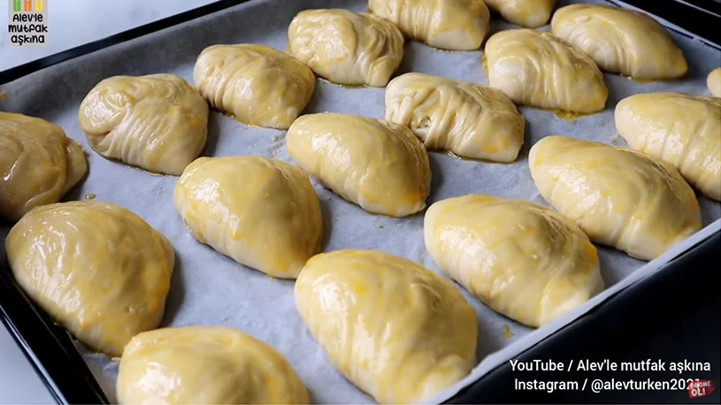 Sıra Dışılığı Ve Lezzeti Tavan Poğaça Çörek Tarifi 1