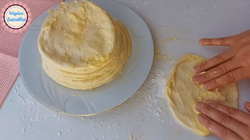 Yapması Çocuk Oyuncağı Kıymalı Börek Tarifi 1