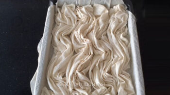 Yufka Şekli Farklı Pratik Yöntemli Börek Tarifi