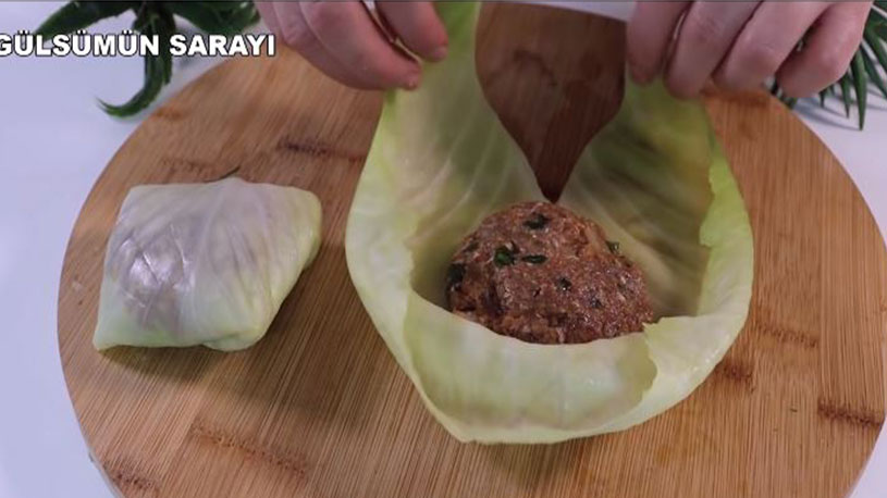 Yufkalı Değil Lahanalı Köfte Börek Tarifi 2