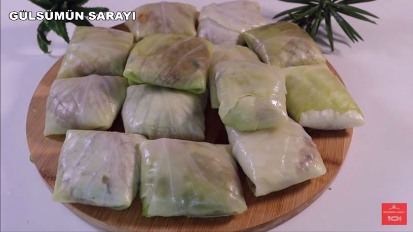 Yufkalı Değil Lahanalı Köfte Börek Tarifi 3