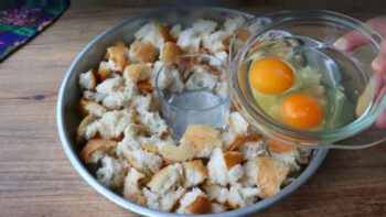 Bayat Ekmek Ve Yumurtadan Olay Bardaklı Börek Tarifi