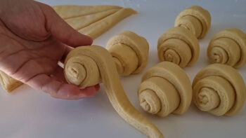 2 Hamleyle Sayısız Katlı Hamur İşi Tarifi