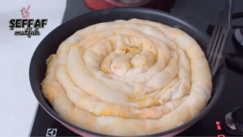 Evinde Tava Olanın Mutlaka Denemesi Gereken Börek Tarifi