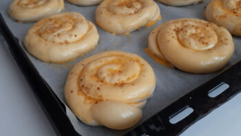 Kaç Tepsi Yaparsanız Yapın Saniyede Bitecek Çörek Tarifi